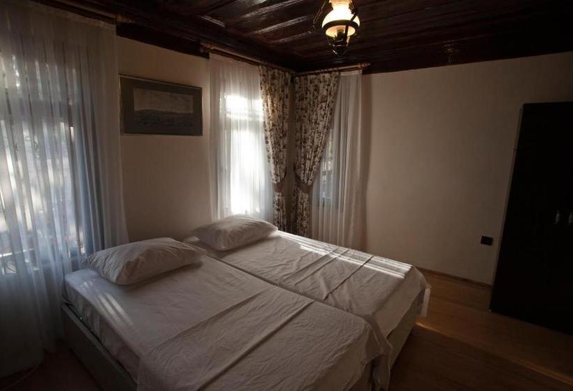 Veni Vidi Dormi  Hostel