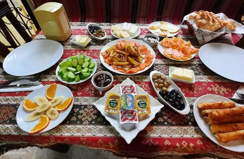 تختخواب و صبحانه Ali Baba's House