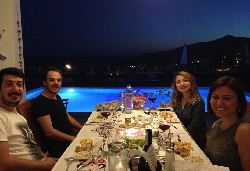 تختخواب و صبحانه Lavender S Lodge