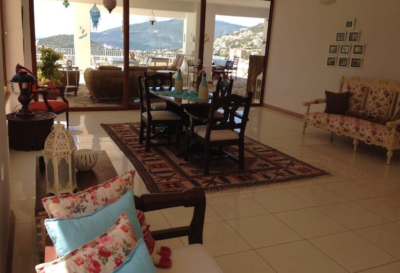 تختخواب و صبحانه Lavender S Lodge