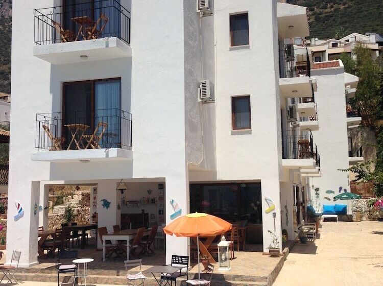 تختخواب و صبحانه Lavender S Lodge