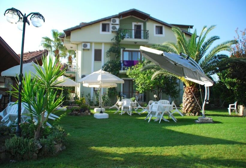 Hotel Crescent Hasirci