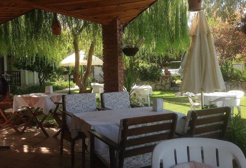 Hotel Crescent Hasirci