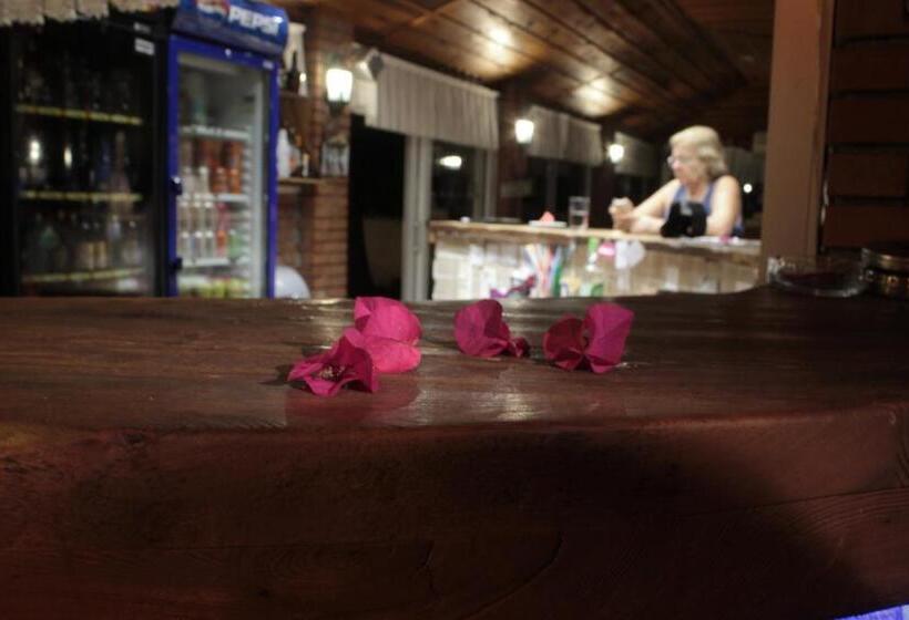 Hotel Crescent Hasirci