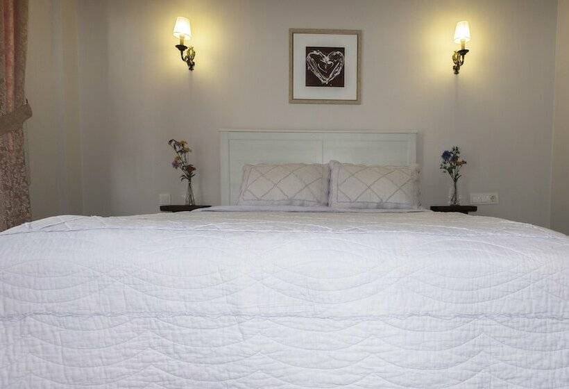 Отель Karaburun Konak