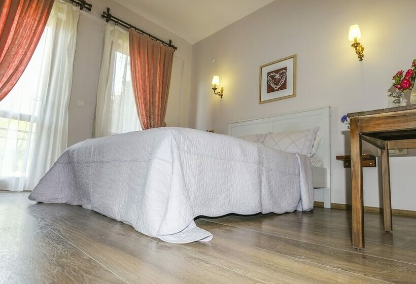 Отель Karaburun Konak