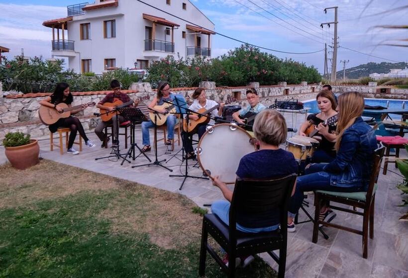 Отель Karaburun Konak