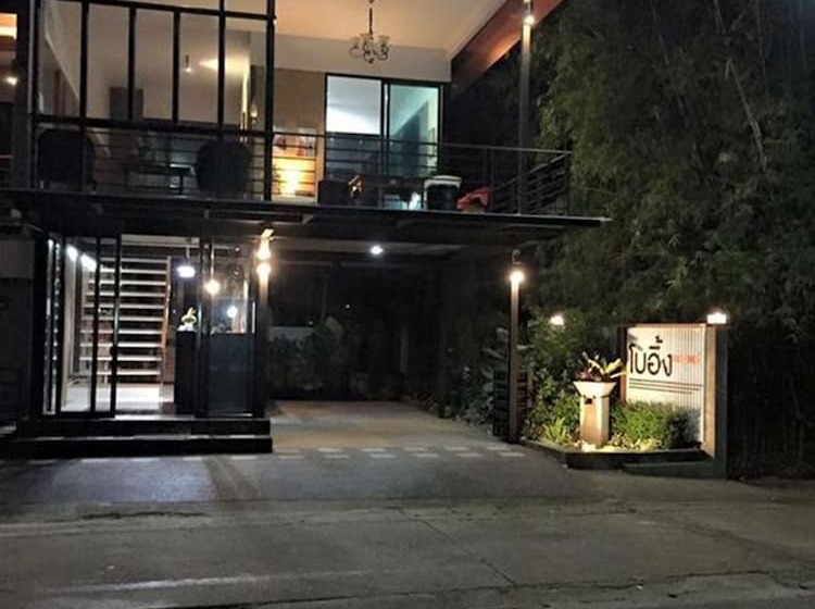 هاستل Boeing Grand