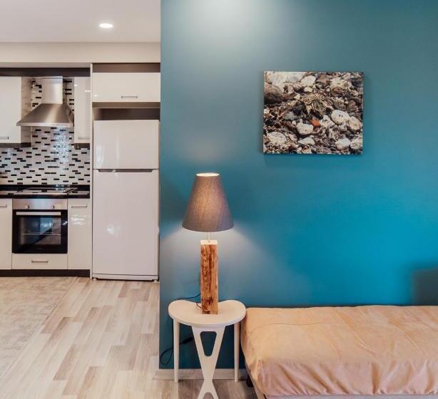 تختخواب و صبحانه Azur