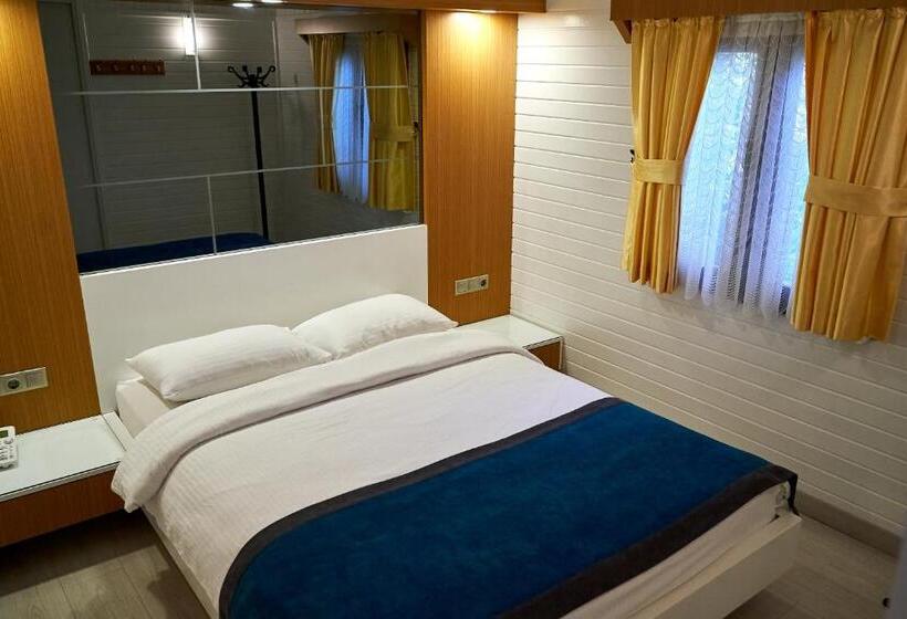 تختخواب و صبحانه Azur