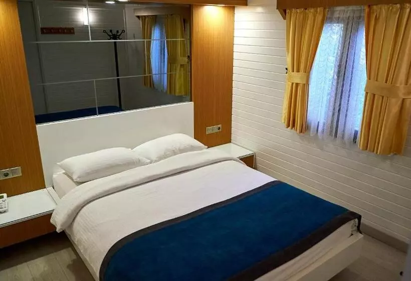 تختخواب و صبحانه Azur