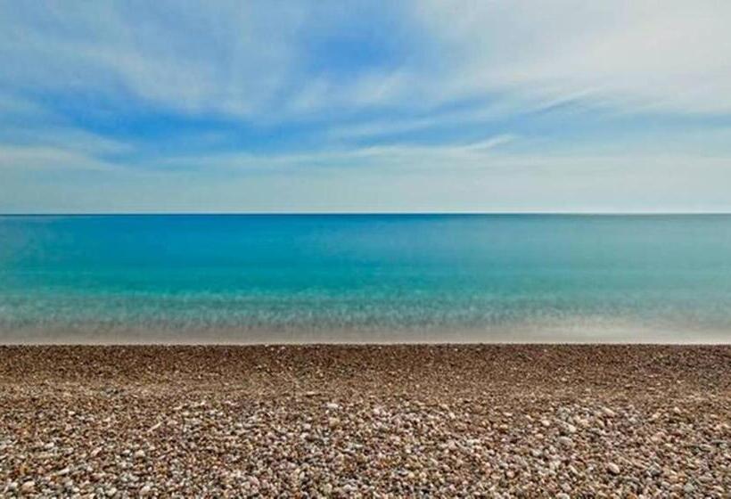 تختخواب و صبحانه Azur