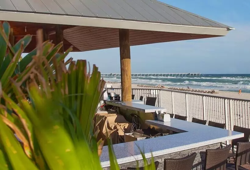 هتل Holiday Inn Express & Suites Panama City Beach Beachfront, An Ihg