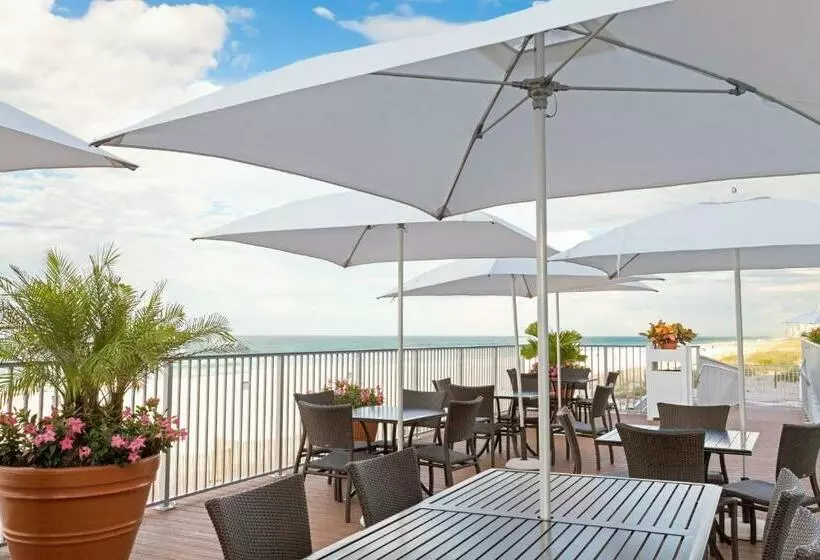 هتل Holiday Inn Express & Suites Panama City Beach Beachfront, An Ihg