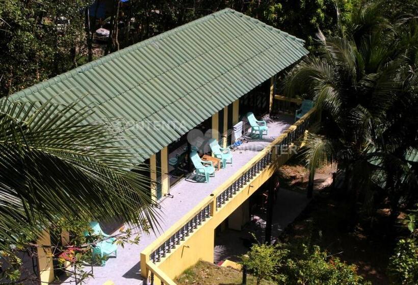 فندق Island Lodge