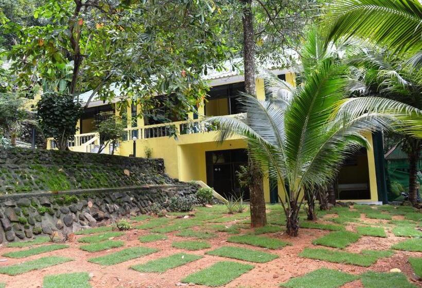 فندق Island Lodge