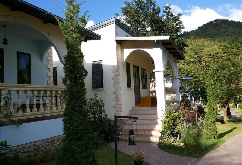 فندق Stamp Hills Resort & Restaurant