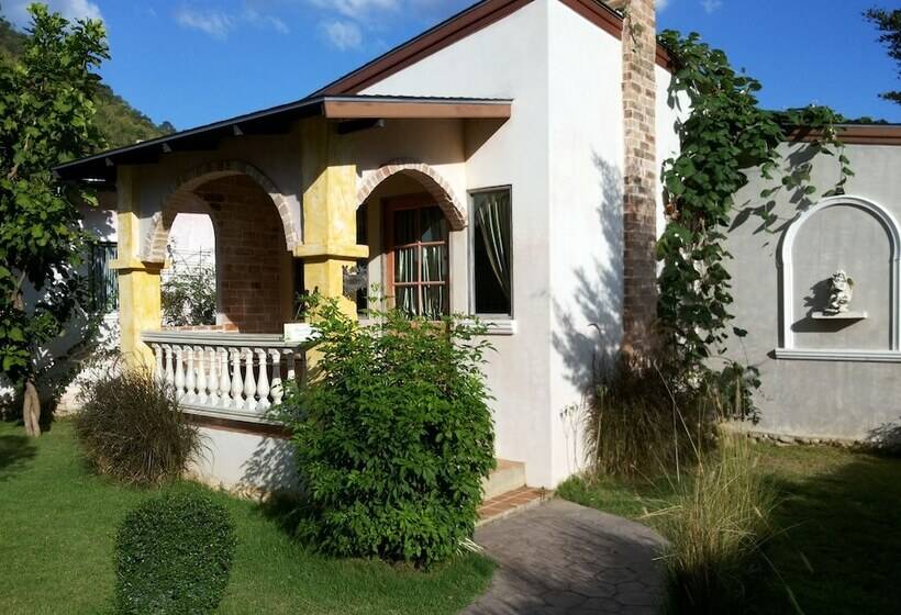 فندق Stamp Hills Resort & Restaurant