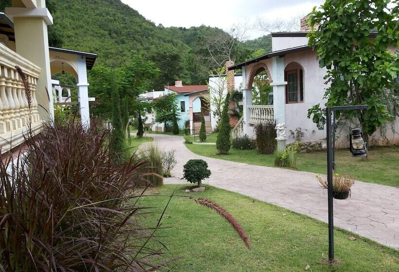 فندق Stamp Hills Resort & Restaurant