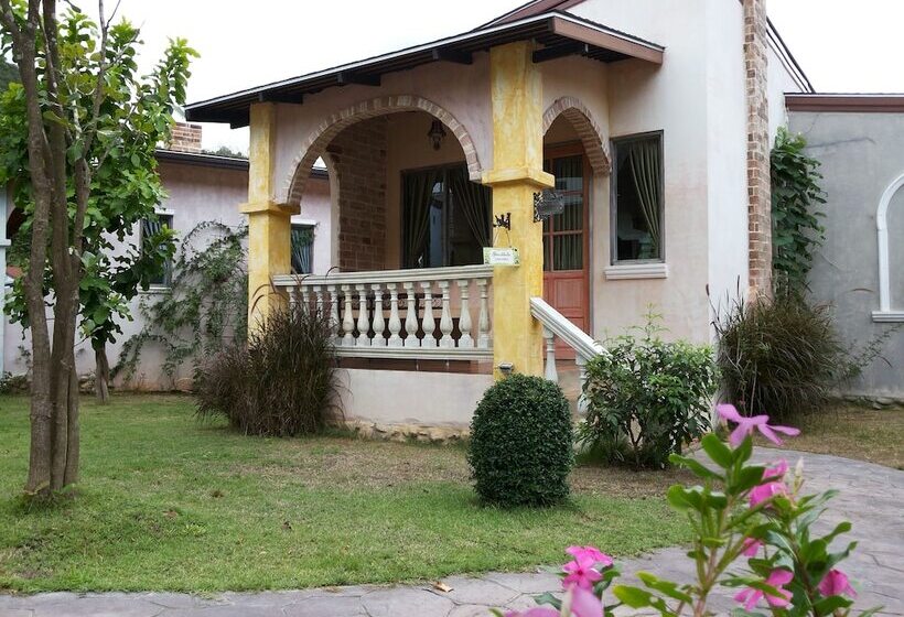 فندق Stamp Hills Resort & Restaurant