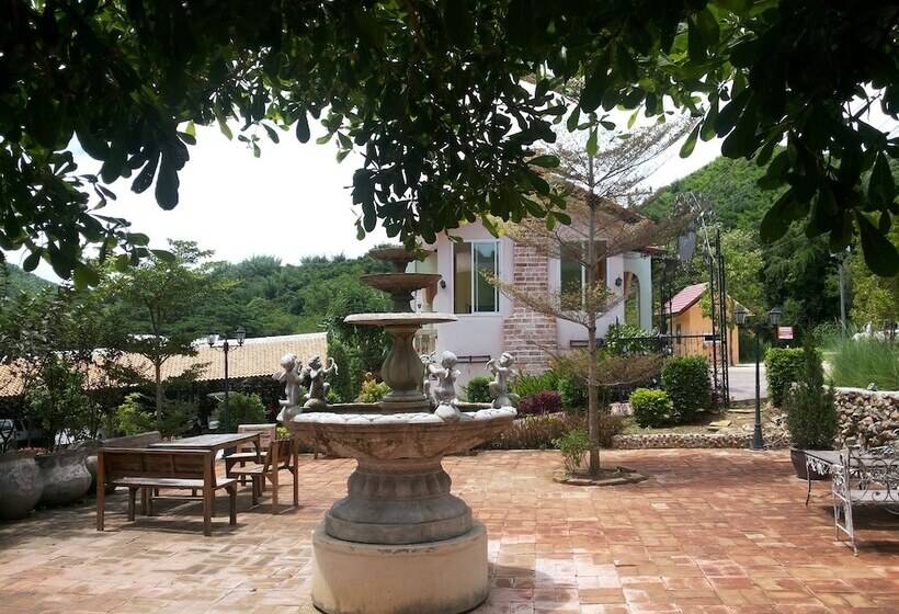 فندق Stamp Hills Resort & Restaurant