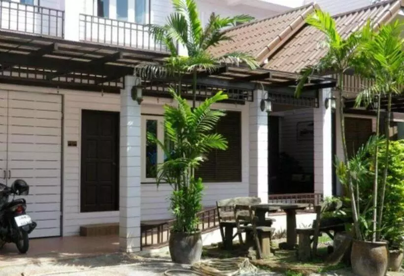 ホテル Thanicha Resort