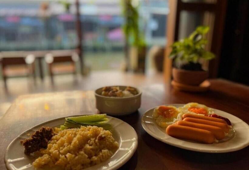 Отель Thanicha Resort