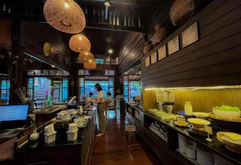 ホテル Thanicha Resort