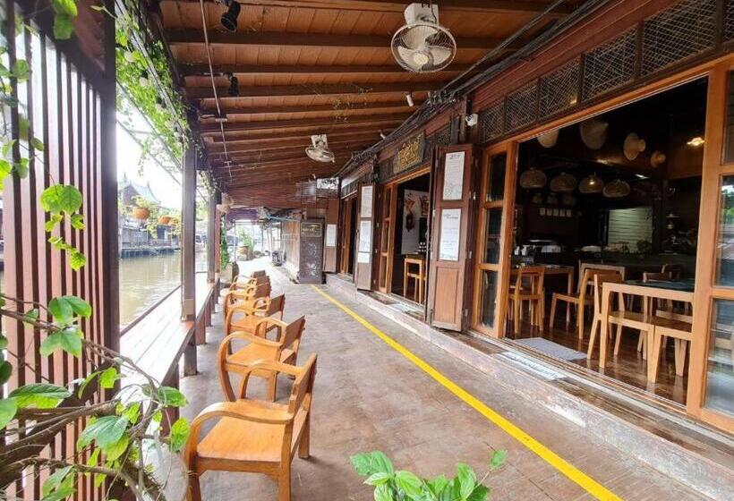 Отель Thanicha Resort