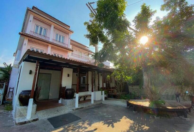 Отель Thanicha Resort