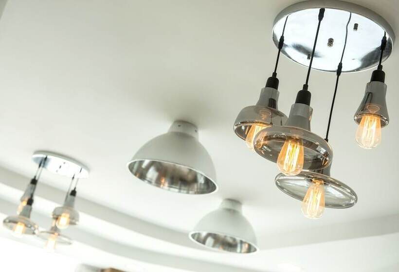 Отель The Circle