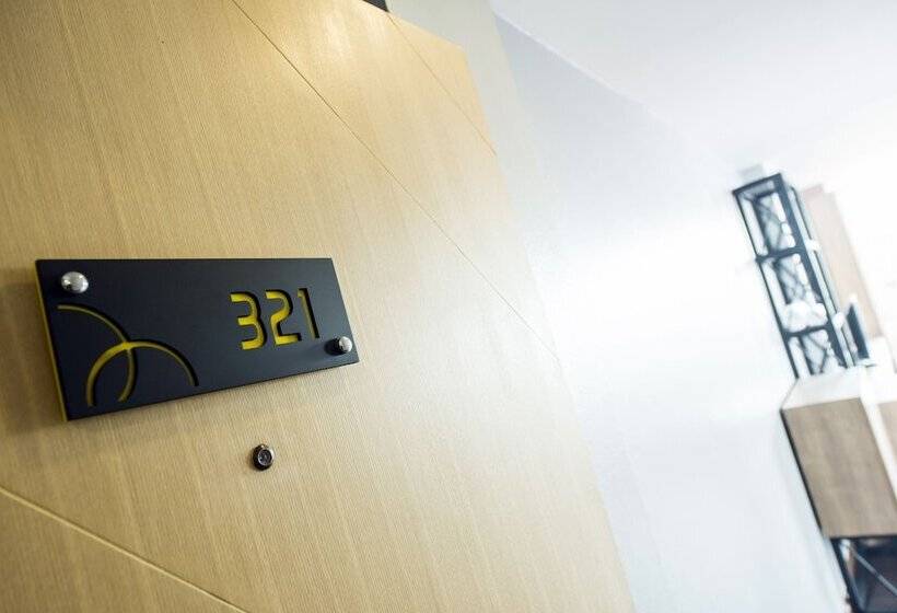 Отель The Circle