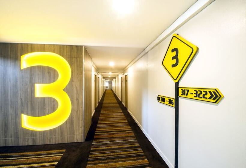 Отель The Circle