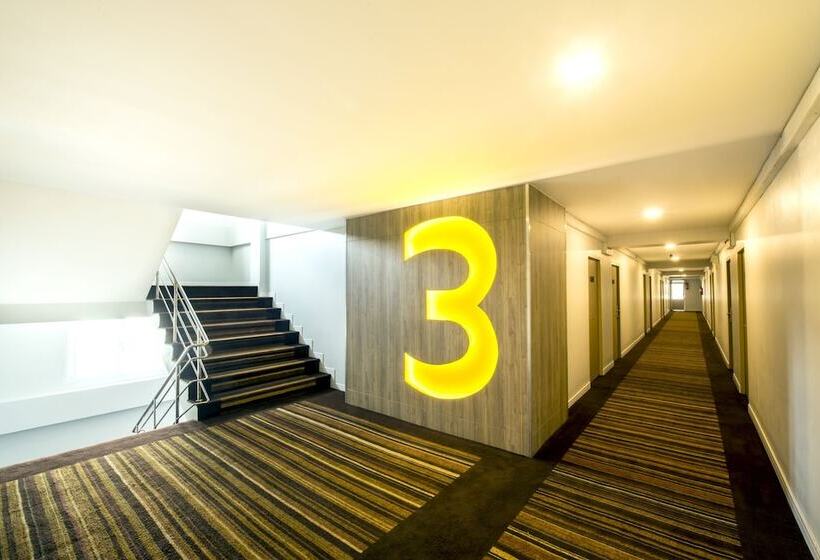 Отель The Circle