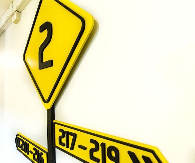 Отель The Circle