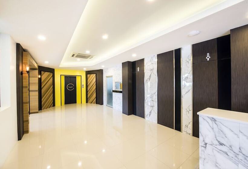 Отель The Circle