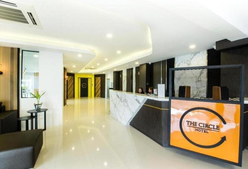 Отель The Circle