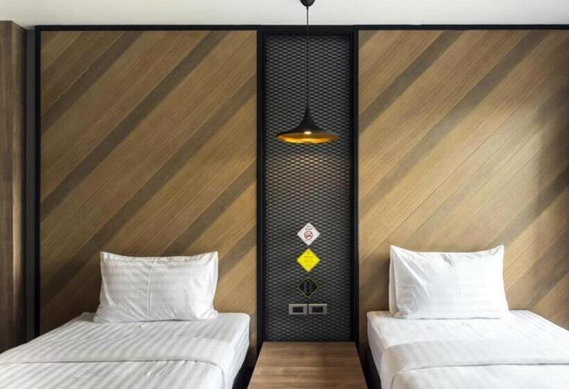 Отель The Circle