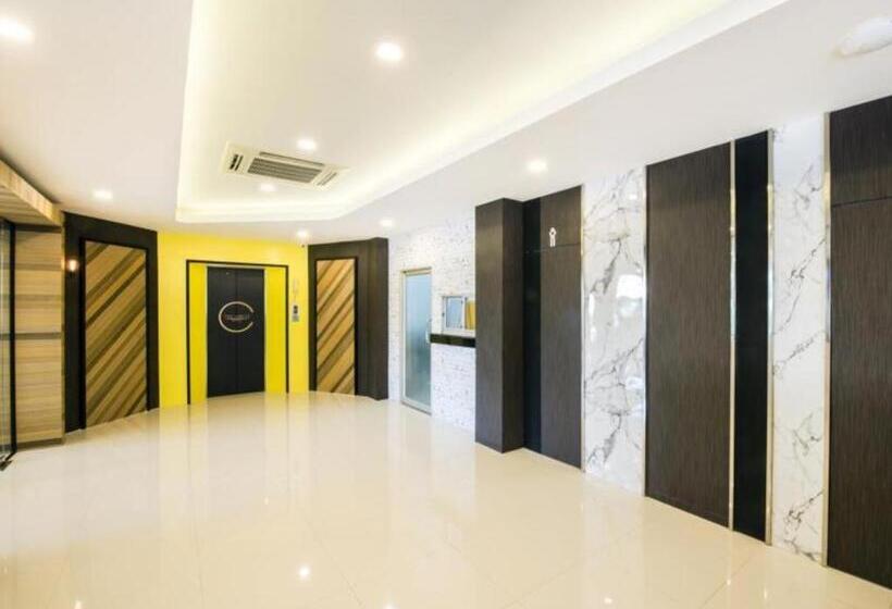 Отель The Circle