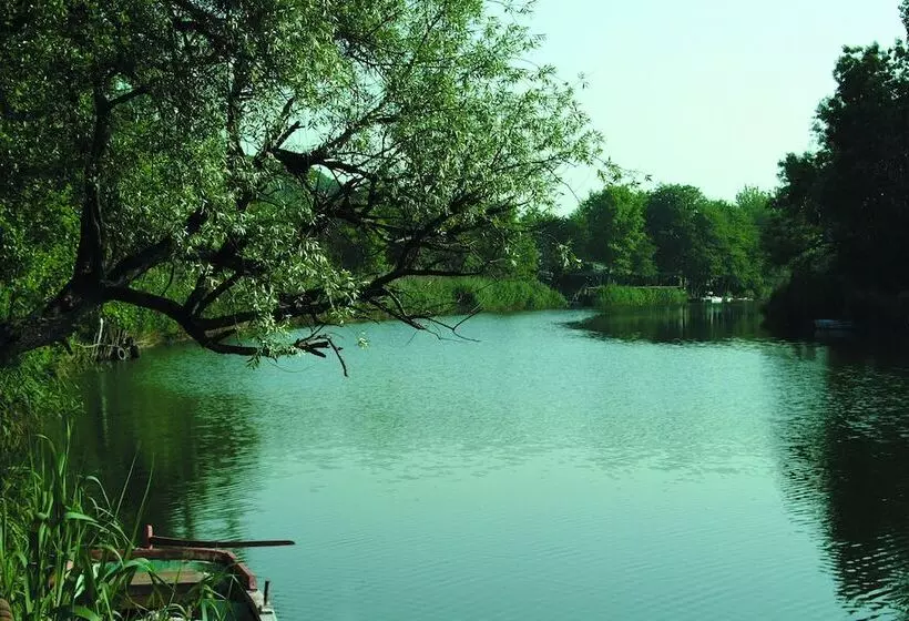 Hotelli Tranquilla River Lodge Adults Only