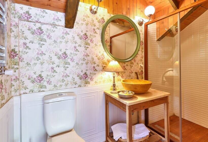 ホテル Tranquilla River Lodge   Adults Only