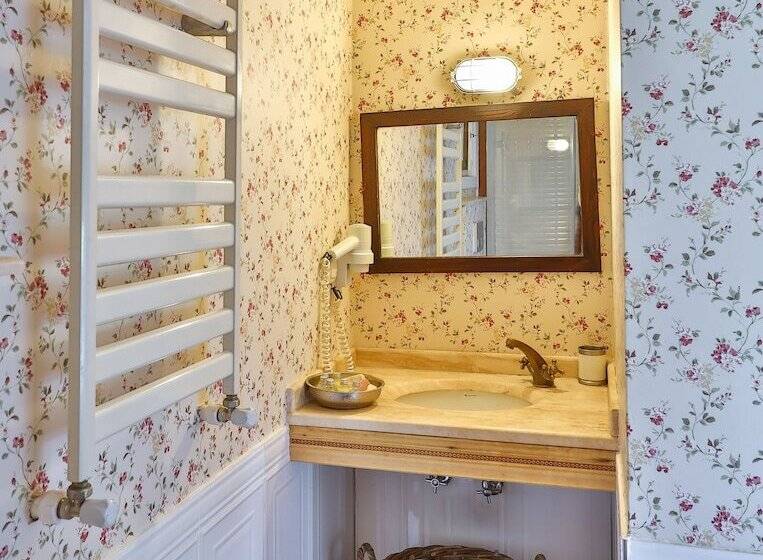 ホテル Tranquilla River Lodge   Adults Only