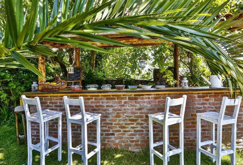 ホテル Tranquilla River Lodge   Adults Only