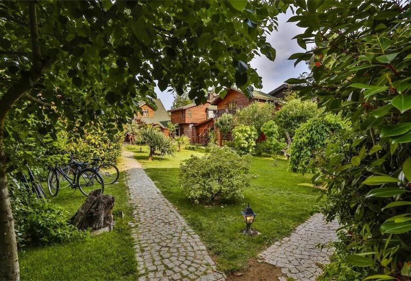 ホテル Tranquilla River Lodge   Adults Only