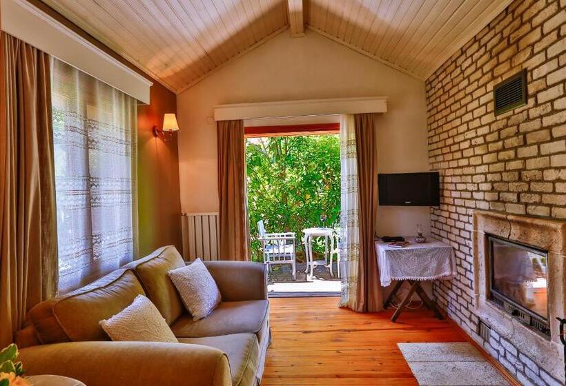 ホテル Tranquilla River Lodge   Adults Only