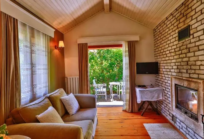 Hotelli Tranquilla River Lodge Adults Only