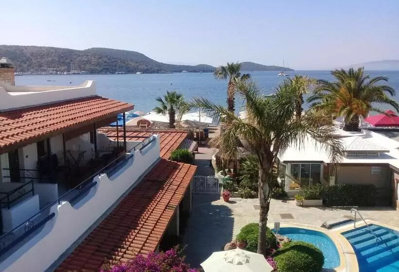 ホテル Uzhan Beach