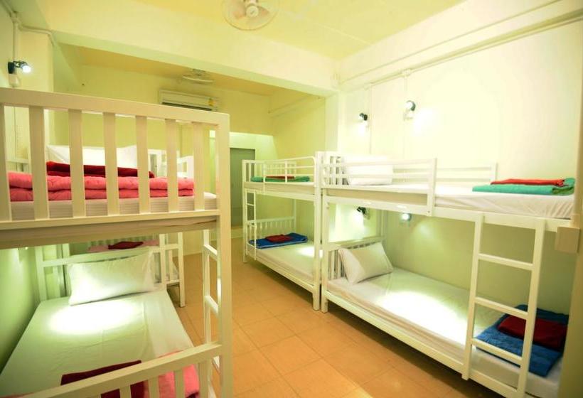 Phi Phi Bucket Hostel