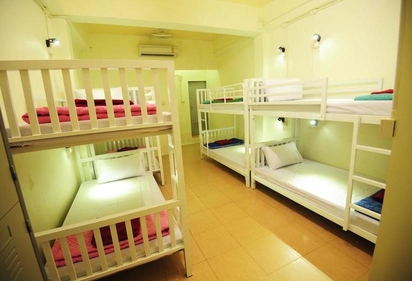 Phi Phi Bucket Hostel