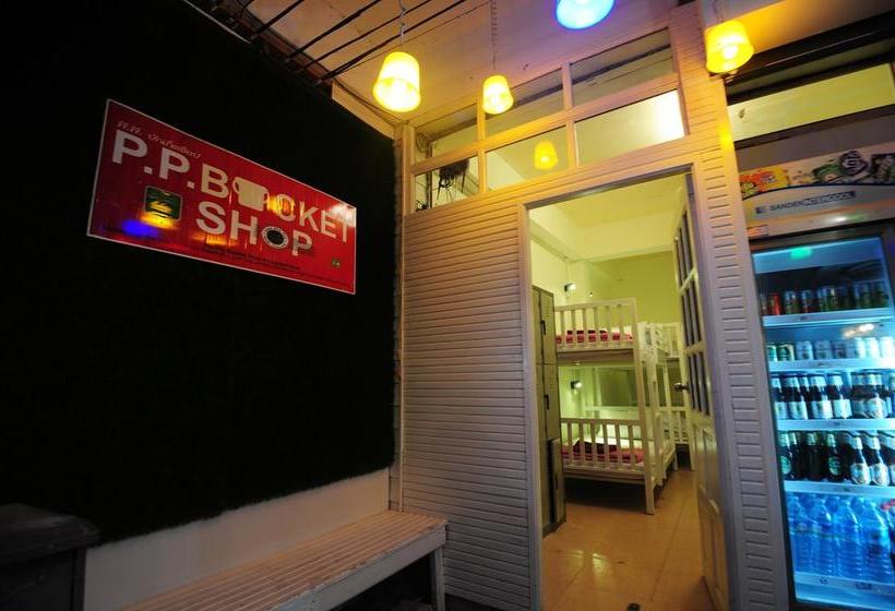 Phi Phi Bucket Hostel